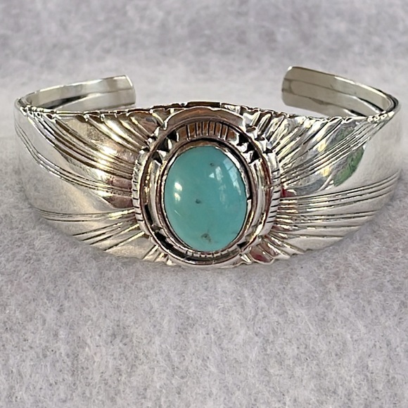 Turquoise & Sterling Silver Cuff Bracelet - Picture 2 of 5